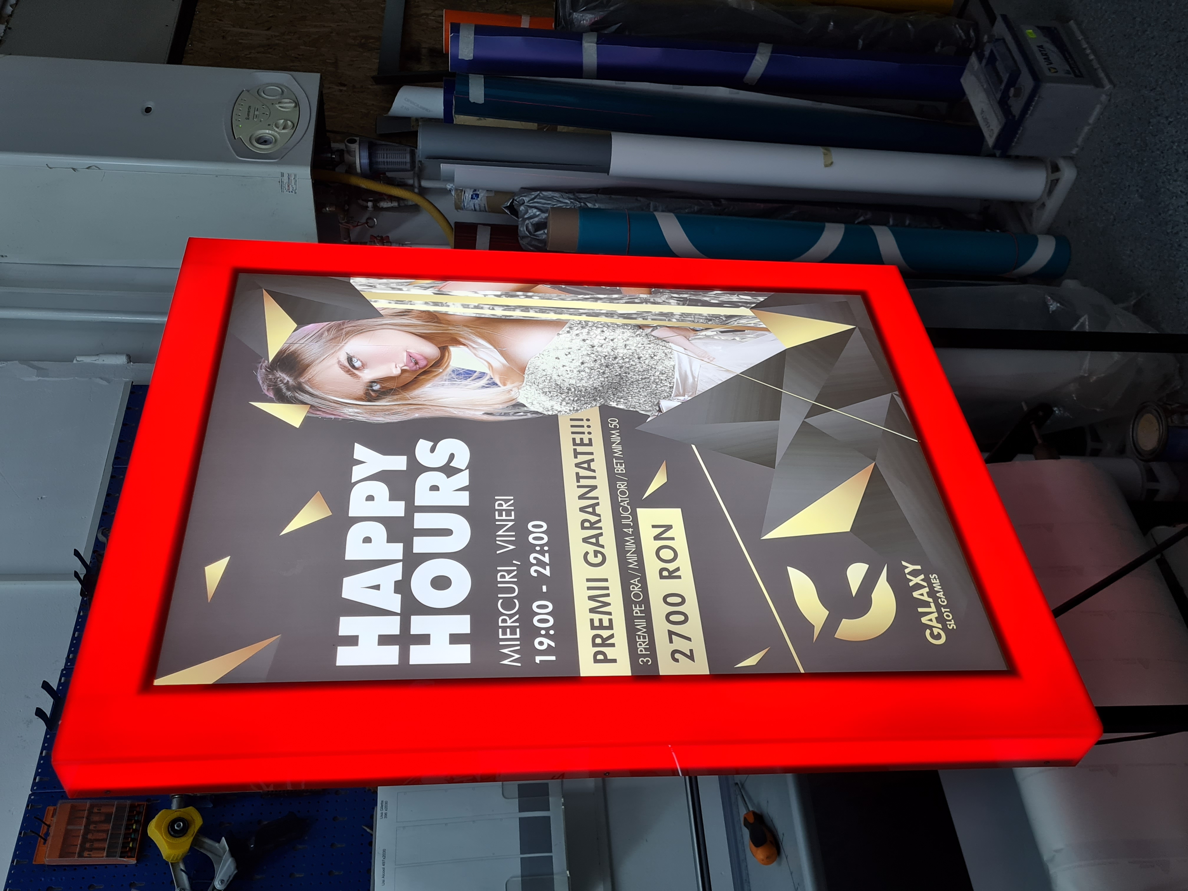 Casete Luminoase cu Grafică Interschimbabilă